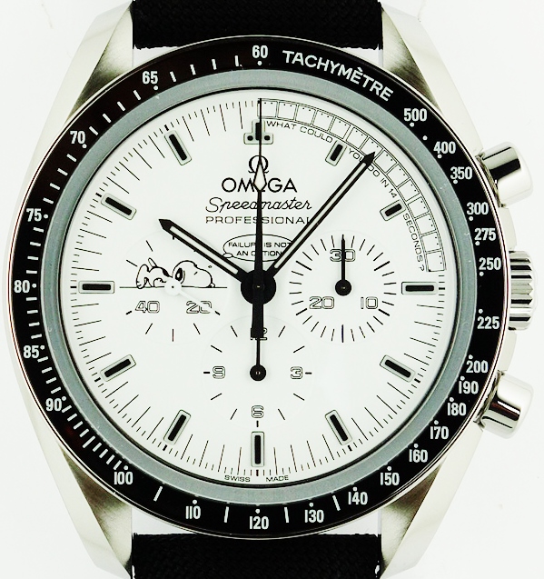 Moonwatch Professional Snoopy Award 45th Anniversary Chronograph Limited Editionの写真